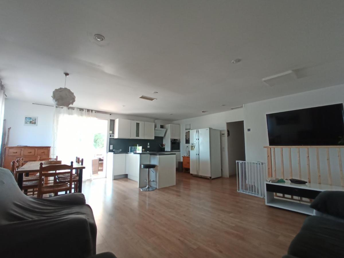 Appartement Dans Résidence Avec Piscine - à 500m *