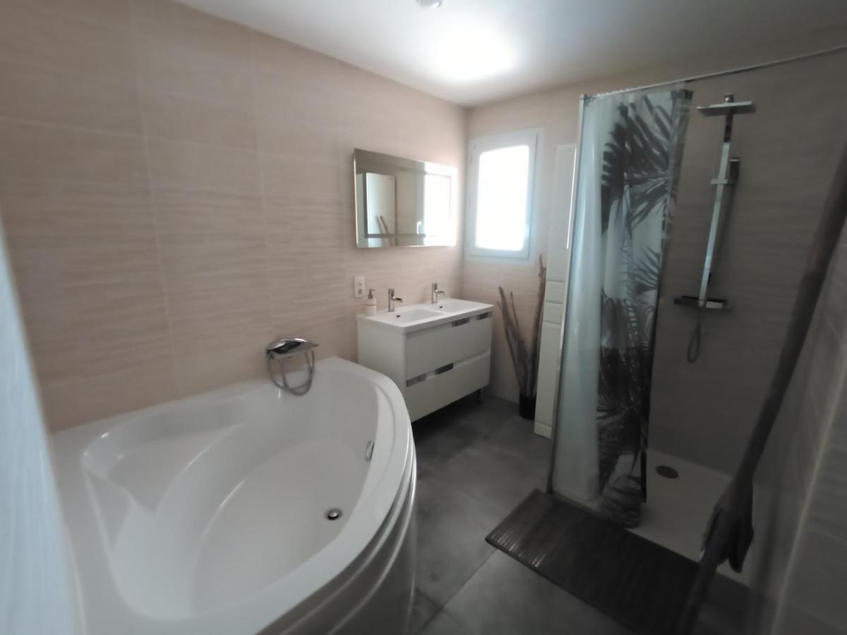Dans Résidence Avec Piscine - à 500m Appartement Sainte-Marie-la-Mer